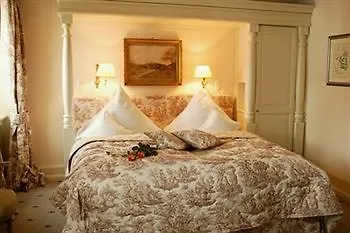 Schloss Auel Boutique Hotel & Design Golf Lodge Lohmar