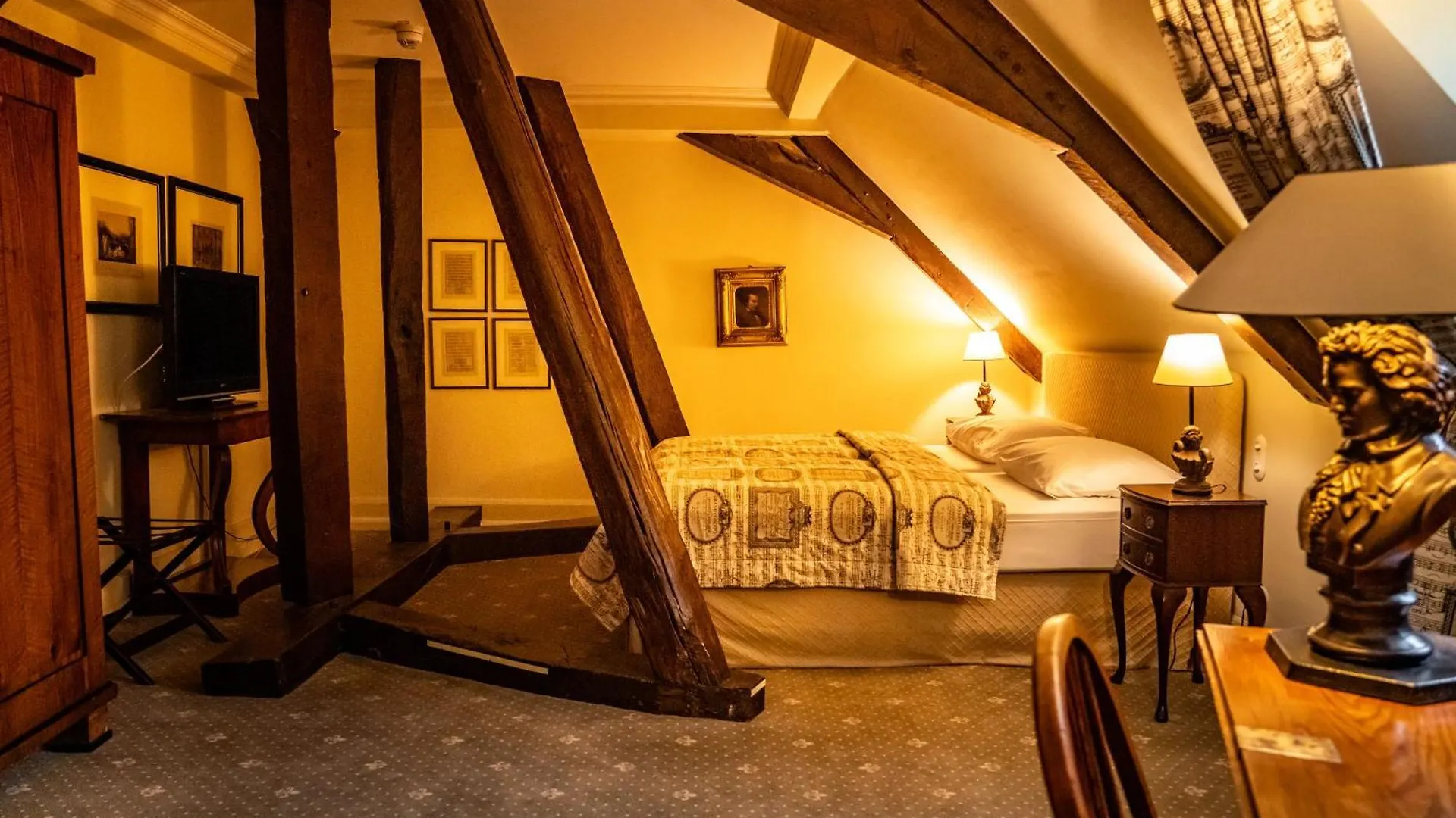 Schloss Auel Boutique Hotel & Design Golf Lodge Lohmar