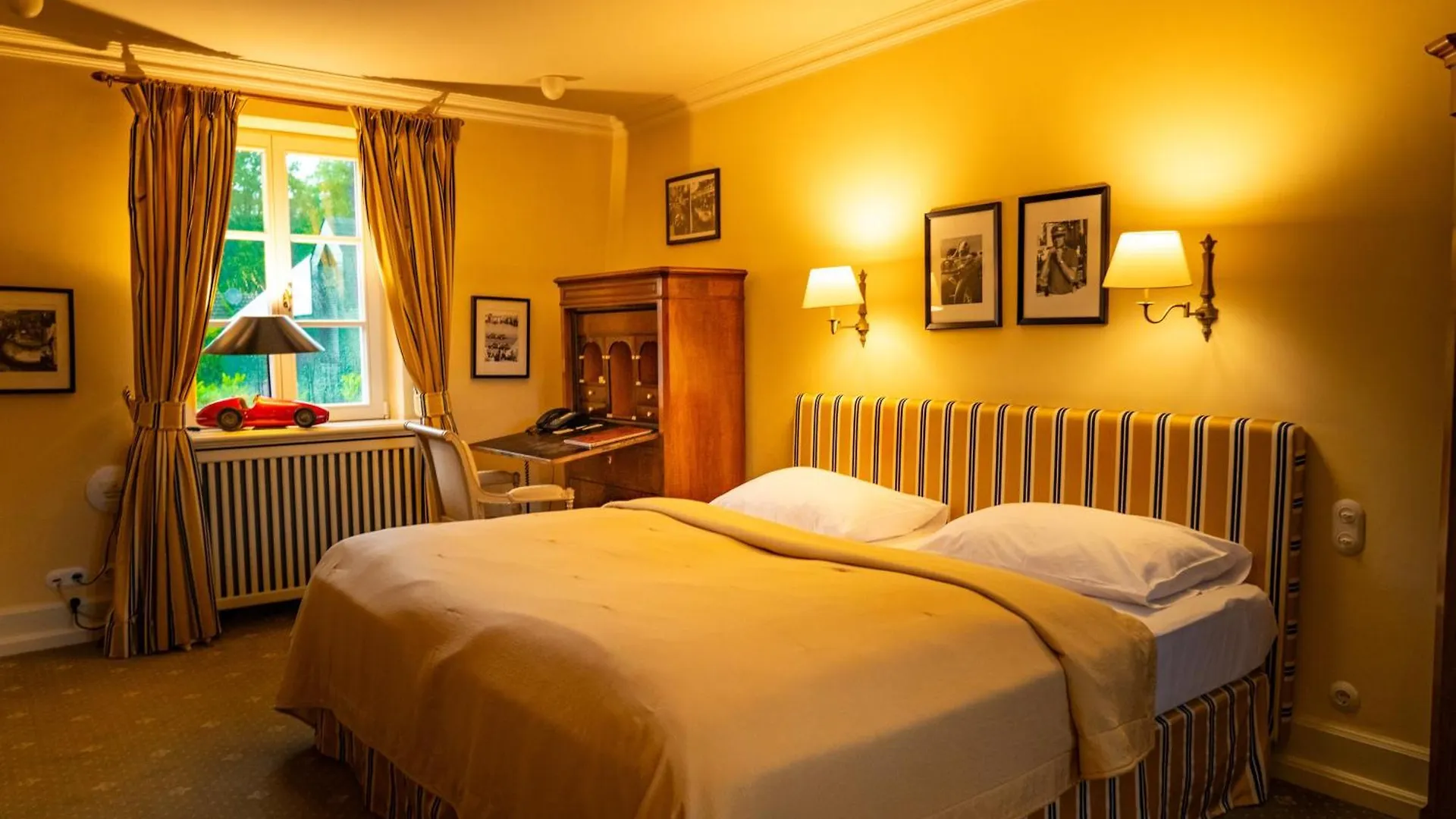Schloss Auel Boutique Hotel & Design Golf Lodge Lohmar 4*,