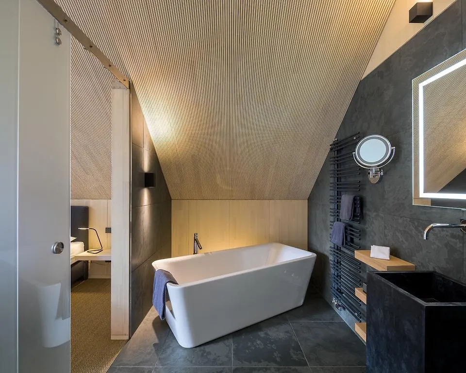 Schloss Auel Boutique Hotel & Design Golf Lodge Lohmar 4*,
