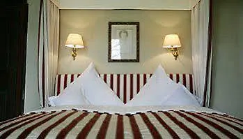 Schloss Auel Boutique Hotel & Design Golf Lodge Lohmar